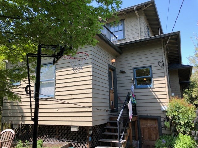 Building Photo - 1411 NE 63rd St