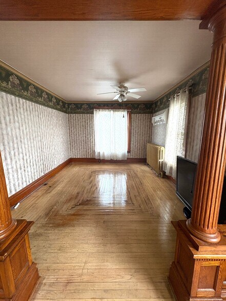 Building Photo - 530 Cherry St