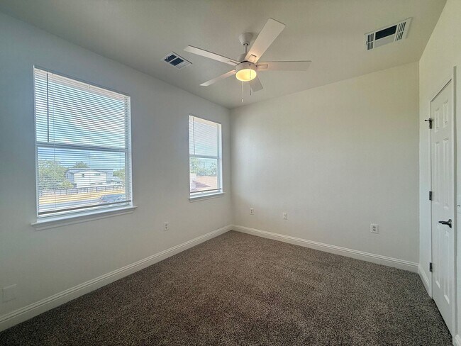 Building Photo - Meador-6916