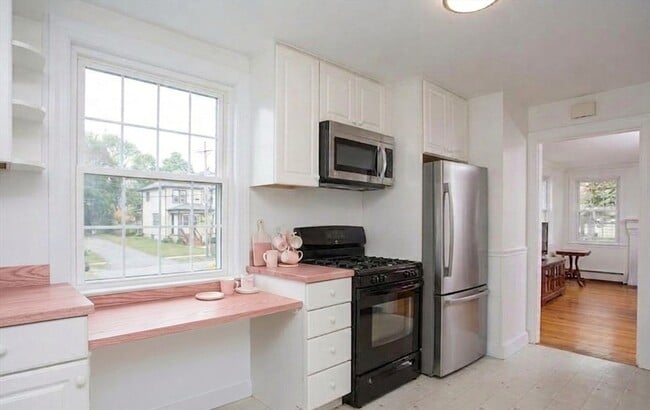 Building Photo - 188 South St