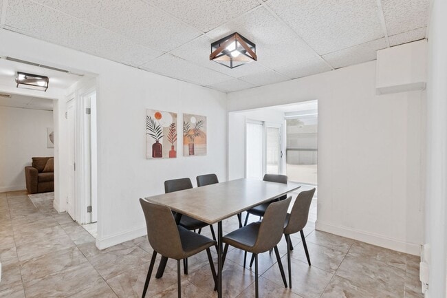Building Photo - Charming 2-Bedroom Single-Family Home with...