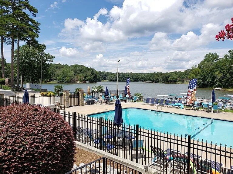 Building Photo - 92 Topsail Ct