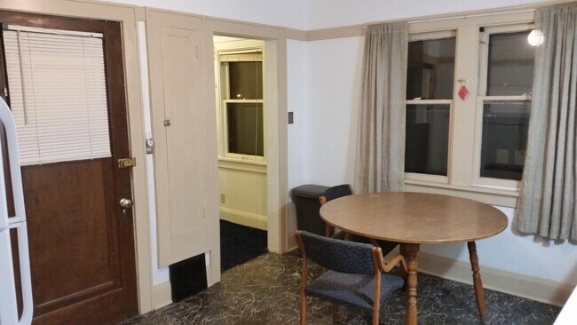 Building Photo - 2630 N 59th St