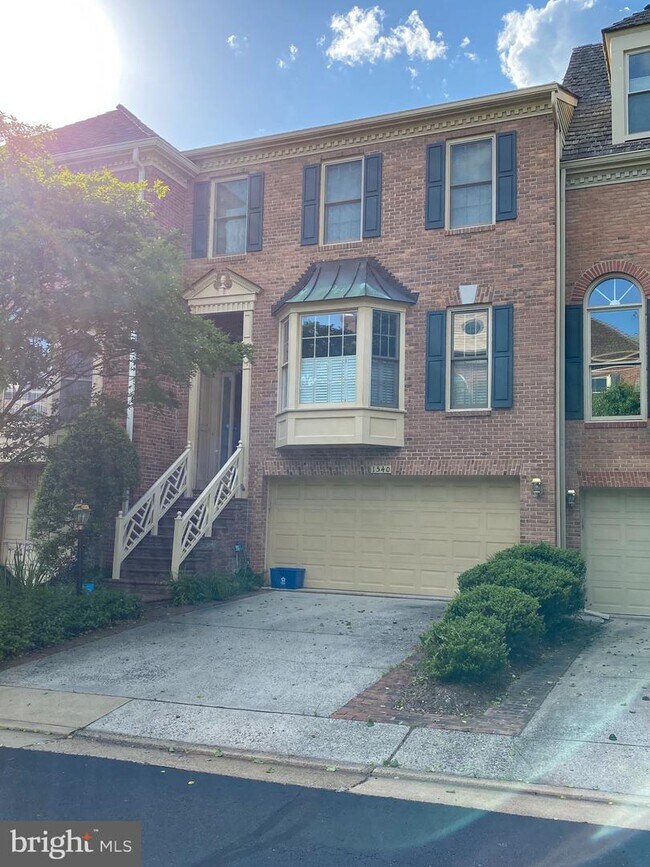 Primary Photo - 1540 Hampton Hill Cir