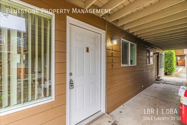 Building Photo - 1041 Liberty St SE