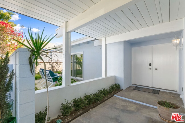 Building Photo - 3636 Oceanhill Way