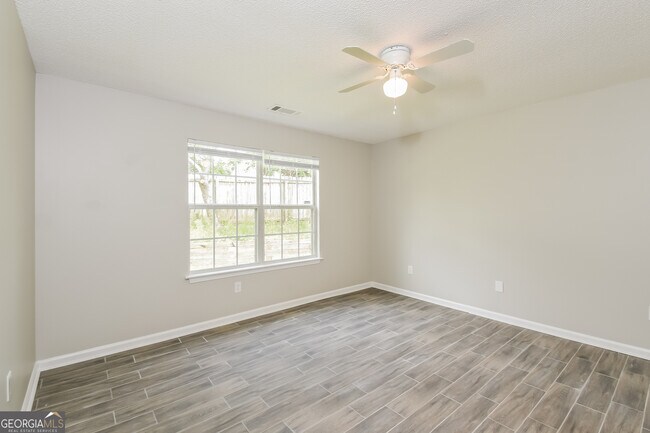 Building Photo - 412 Windstream Dr SW