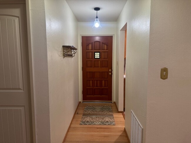 Building Photo - 519 San Remo St