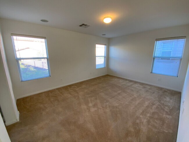 Building Photo - NEW FLOORING!! SW 2 STORY