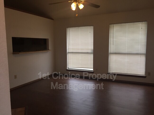 Building Photo - 7332 Blackthorn Dr