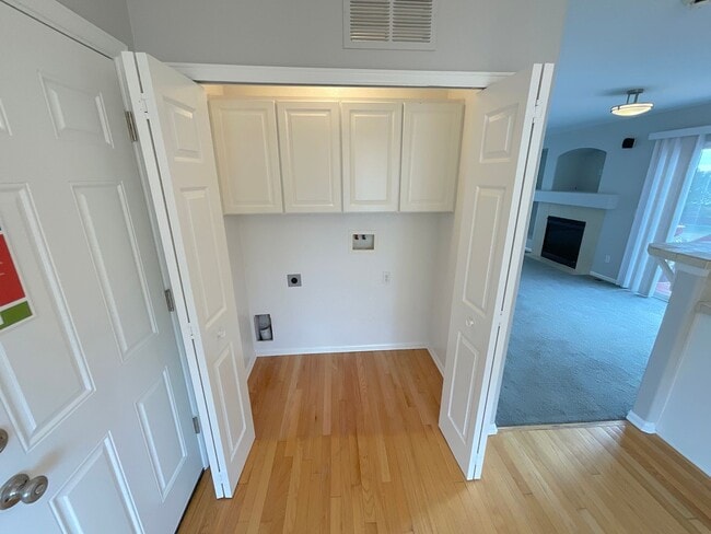 Building Photo - 3 Bedroom Home Available Near N Gate Blvd ...