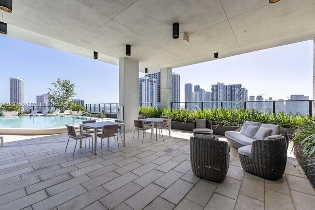 Building Photo - 23 NE 17th Ter