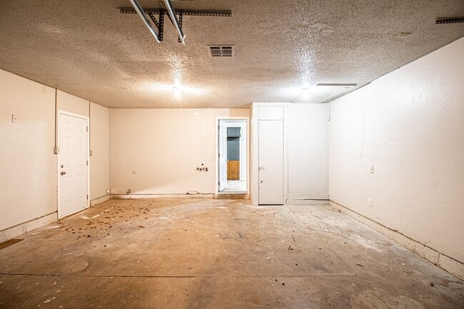 Building Photo - Great 3 Bed 2 Bath in OKC!