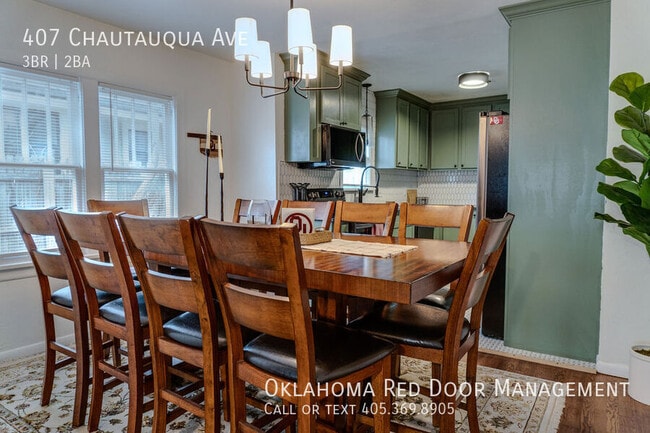 Building Photo - 407 Chautauqua Ave