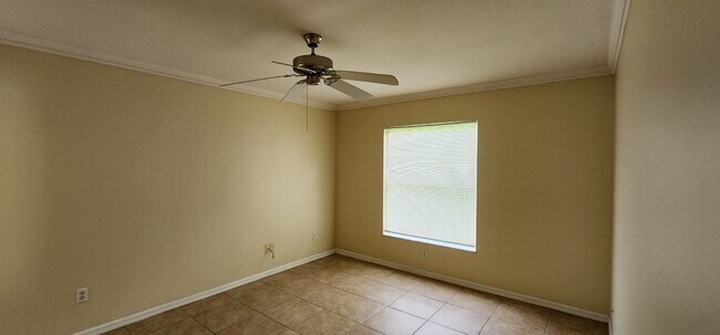 Building Photo - 6122 NW E Deville Cir