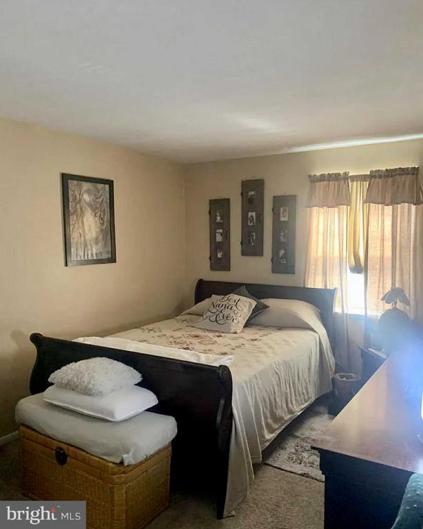 Building Photo - 7631 Algon Ave