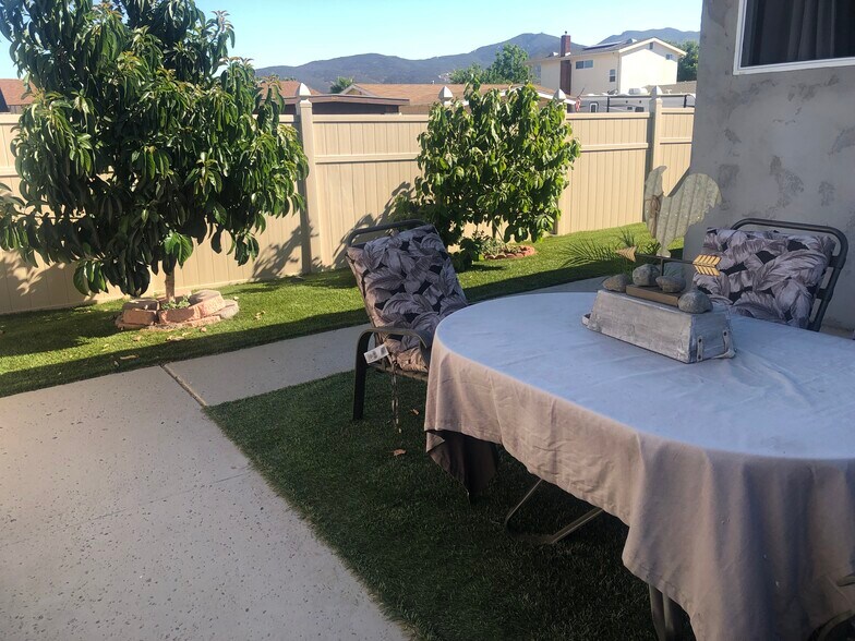 Building Photo - 9310 Dempster Dr