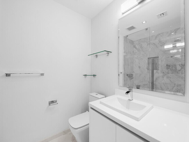 Building Photo - 701 N Fort Lauderdale Beach Blvd