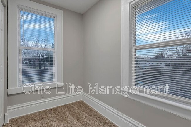 Building Photo - 293 E Woodrow Ave