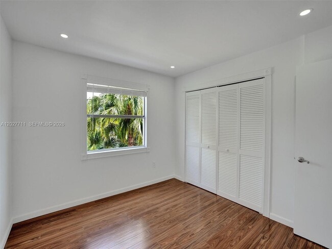 Building Photo - 4600 SW 67th Ave