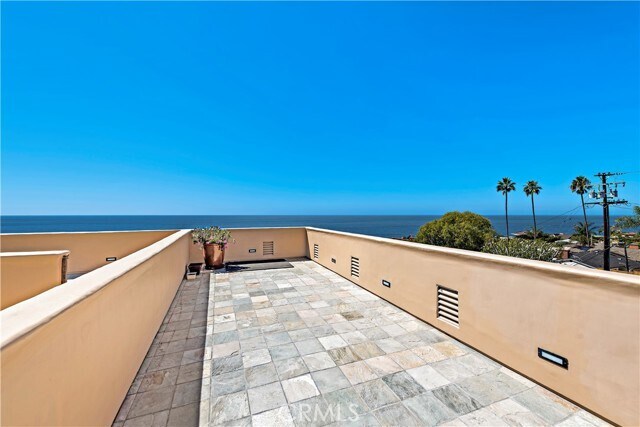 Building Photo - 2037 S Coast Hwy
