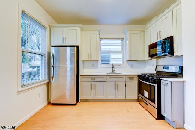Building Photo - 24 Eckert Ave