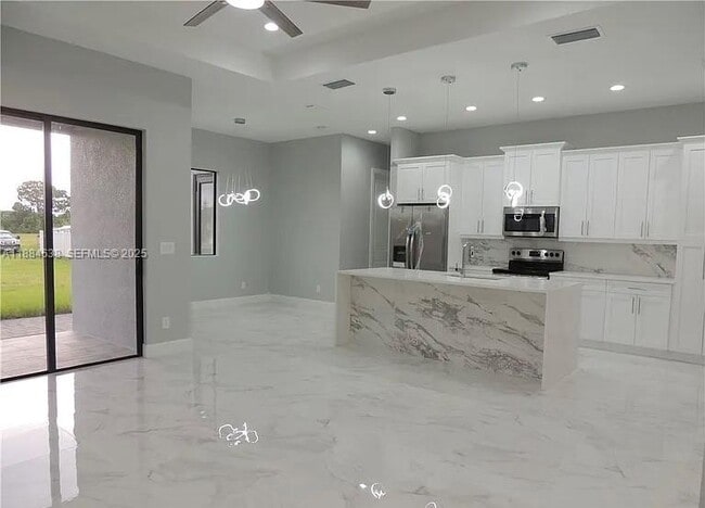 Building Photo - 2011 NW 10th Pl