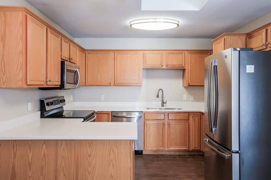 Building Photo - 5800 Magnum Dr