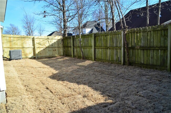 Building Photo - 2413 SW Arbor Rd