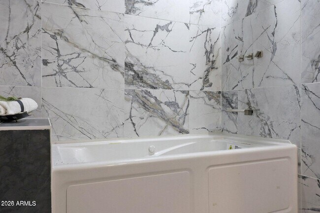 Building Photo - 8444 E Bonita Dr