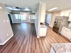 Building Photo - 2235 Millwood Dr