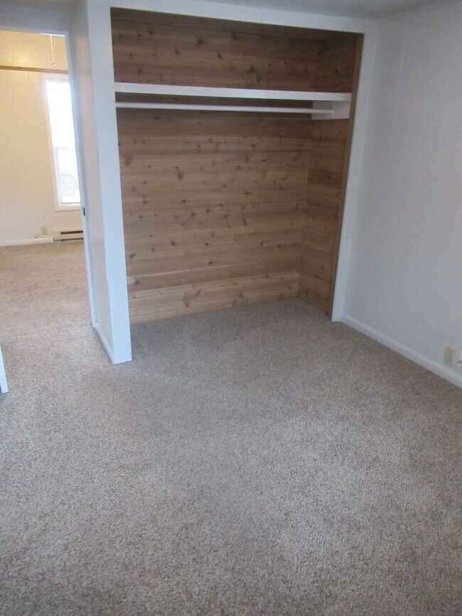 Building Photo - Cute Home in Sandpoint
