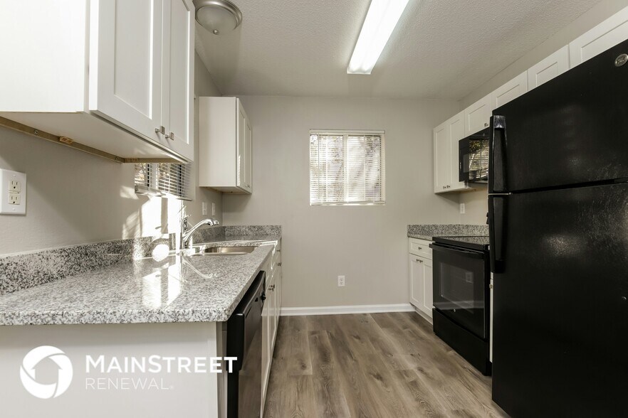 Building Photo - 2473 Stratford Crossing Dr