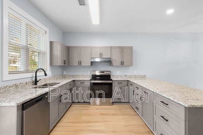 Building Photo - 21 Catawba Valley Ct