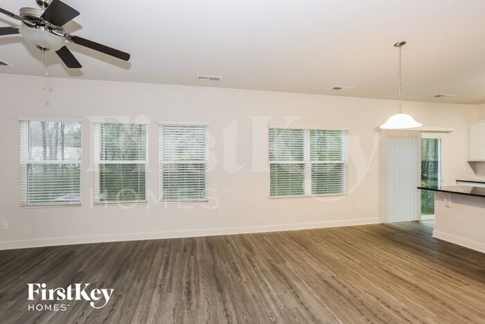 Building Photo - 9347 Sloan Forest Dr