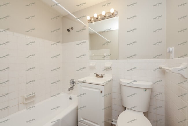 Building Photo - 7160 Claybeck Dr