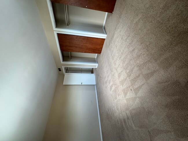 Building Photo - 17 E Park St