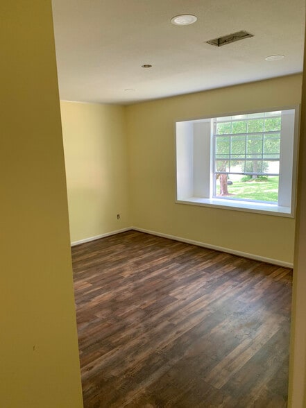 Building Photo - 7205 Wood Oaks Dr