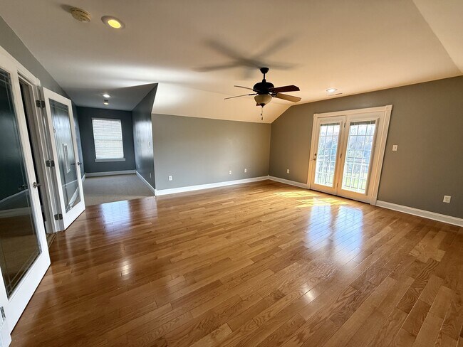 Building Photo - 98 Melrose Dr