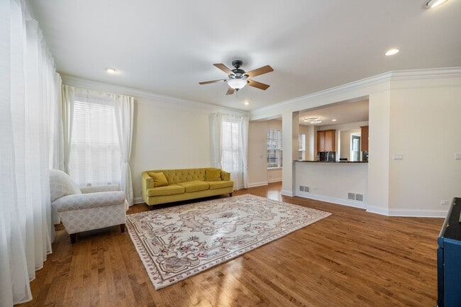 Building Photo - 408 N White Deer Trail