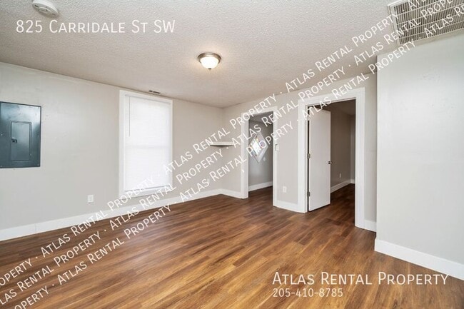 Building Photo - 825 Carridale St SW