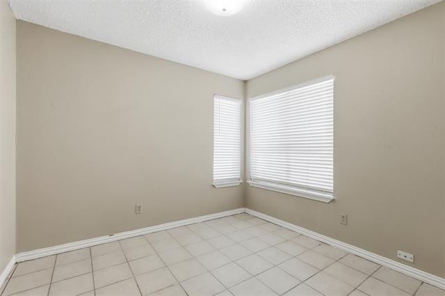 Building Photo - 216 Suttonwood Dr