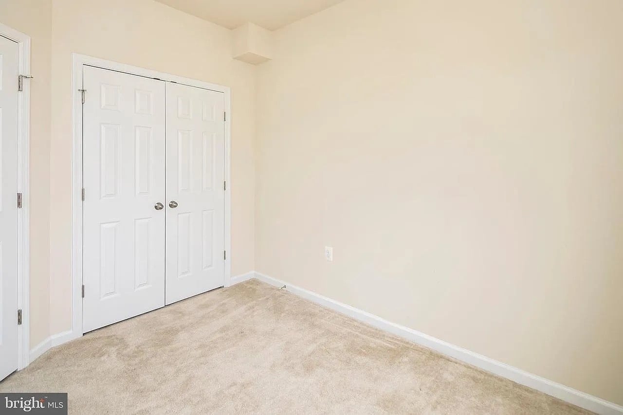 Building Photo - 5907 Leben Dr
