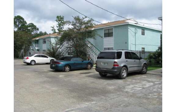 Building Photo 2 - Comet Place Apartments