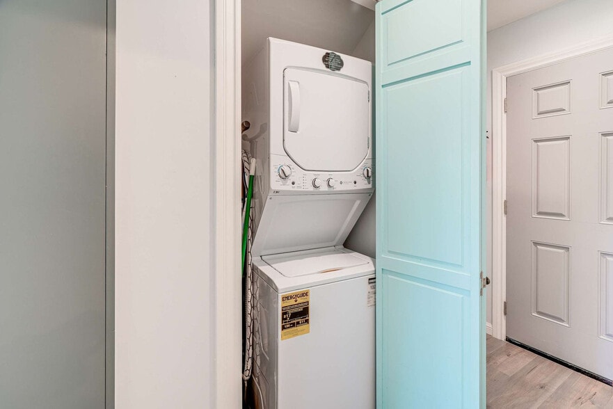 Building Photo - 211 Genebern Way