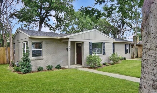 Building Photo - 3804 W Spurgeon St