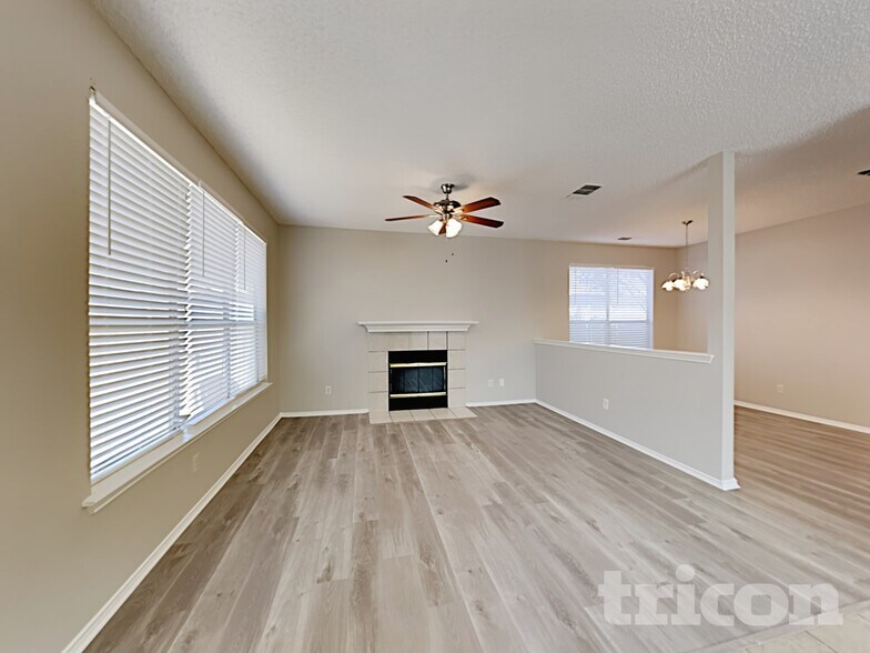 Building Photo - 813 Indigo Terrace