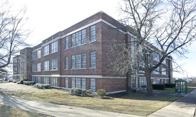 George Washington School Apartment - George Washington School Apartments