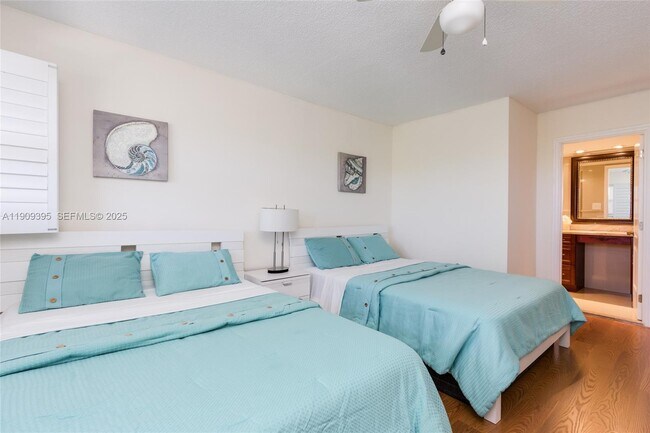 Building Photo - 2671 S Course Dr