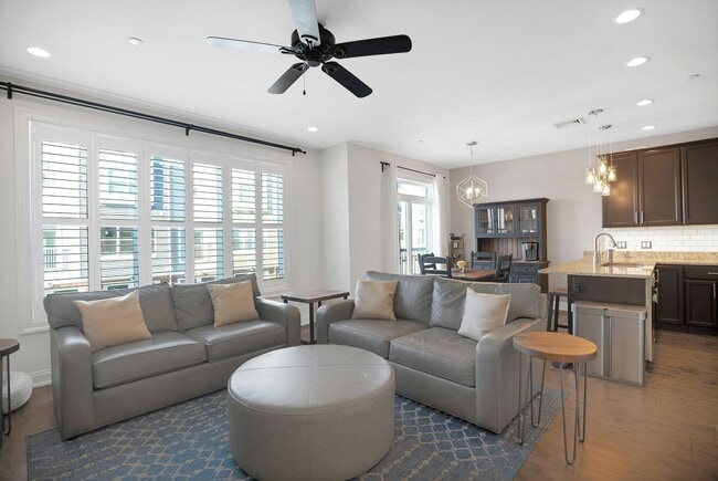 Building Photo - Gorgeous Conshohocken 3 Bedroom, 2.5 Bath END Unit Townhome With Amazing Views!